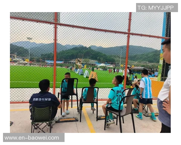 足球的魅力与团队精神初中生的成长之路